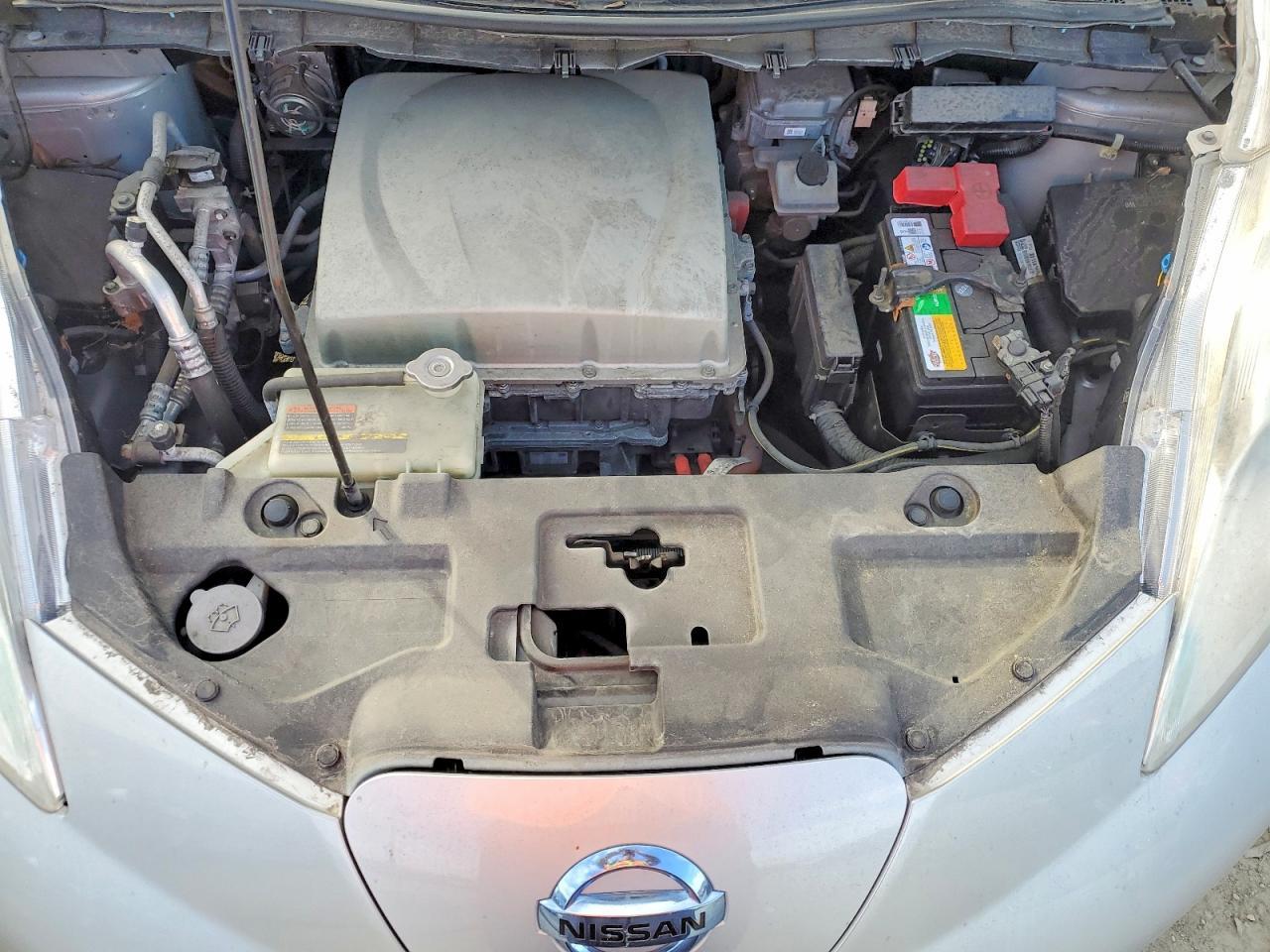 2016 NISSAN LEAF
