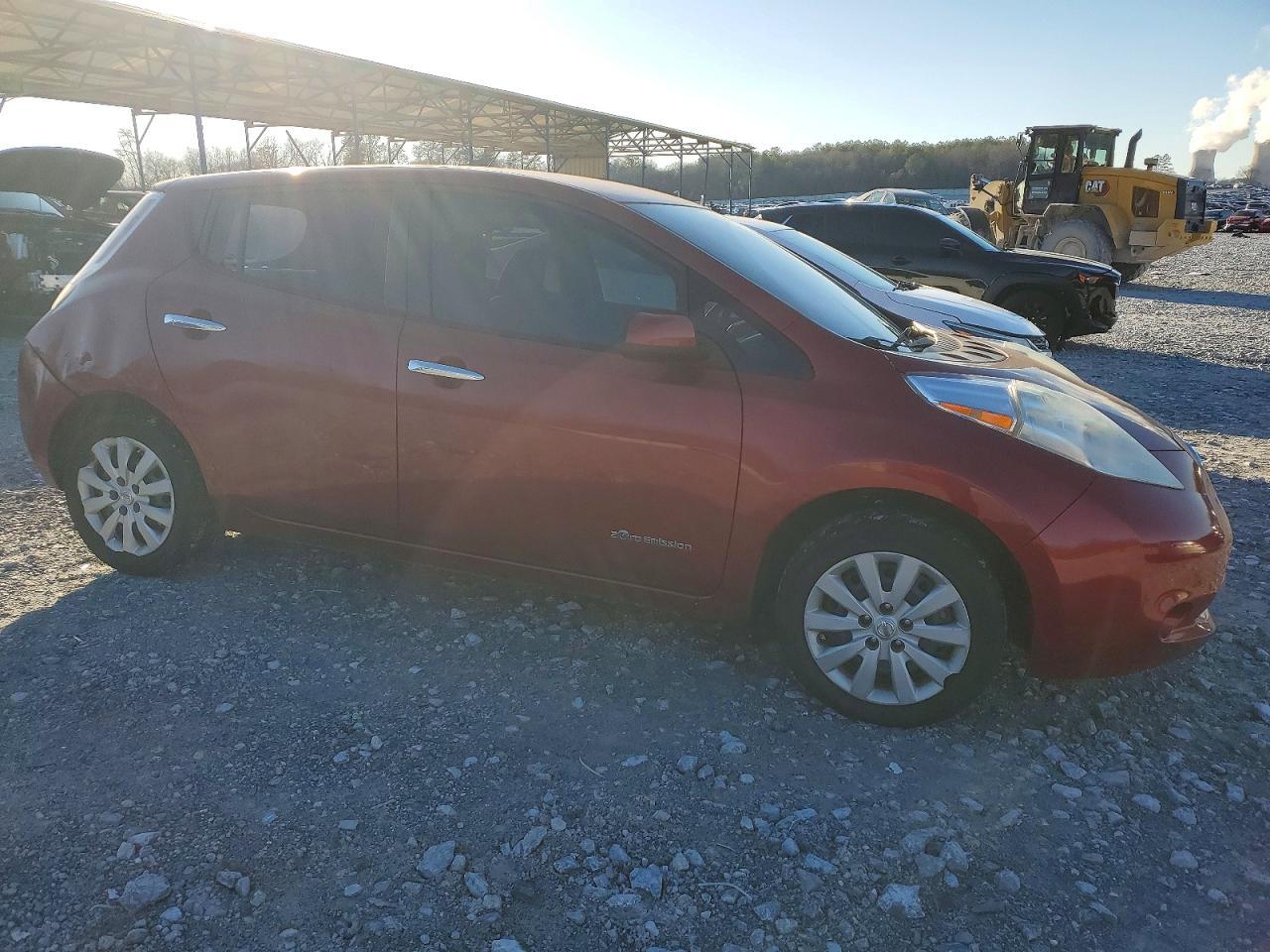2015 NISSAN LEAF