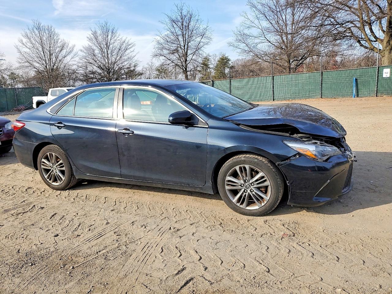2015 TOYOTA CAMRY