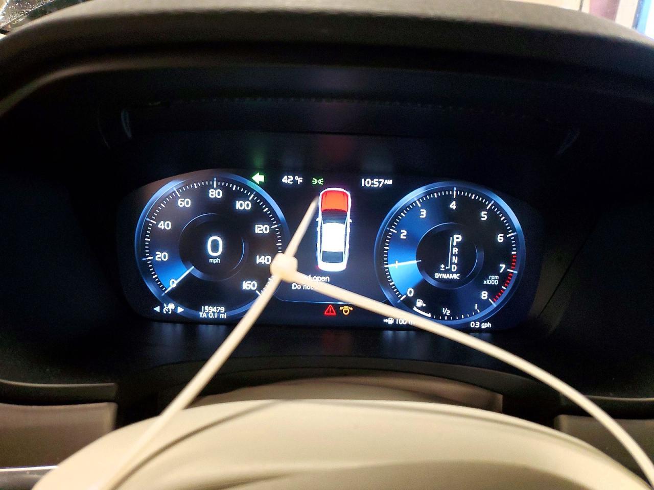 2017 VOLVO S90