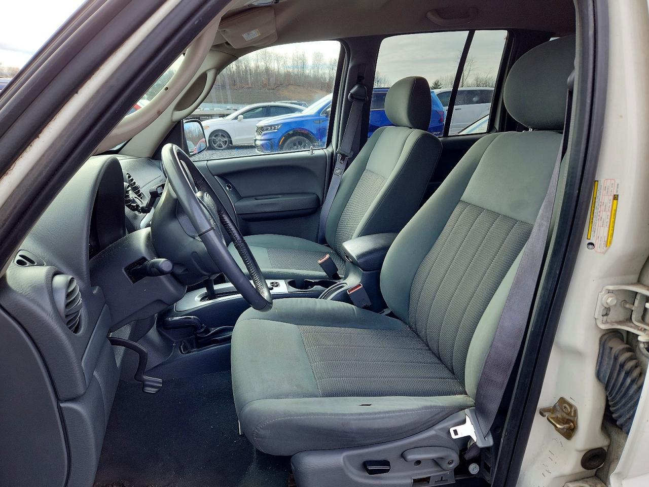 2005 JEEP Liberty