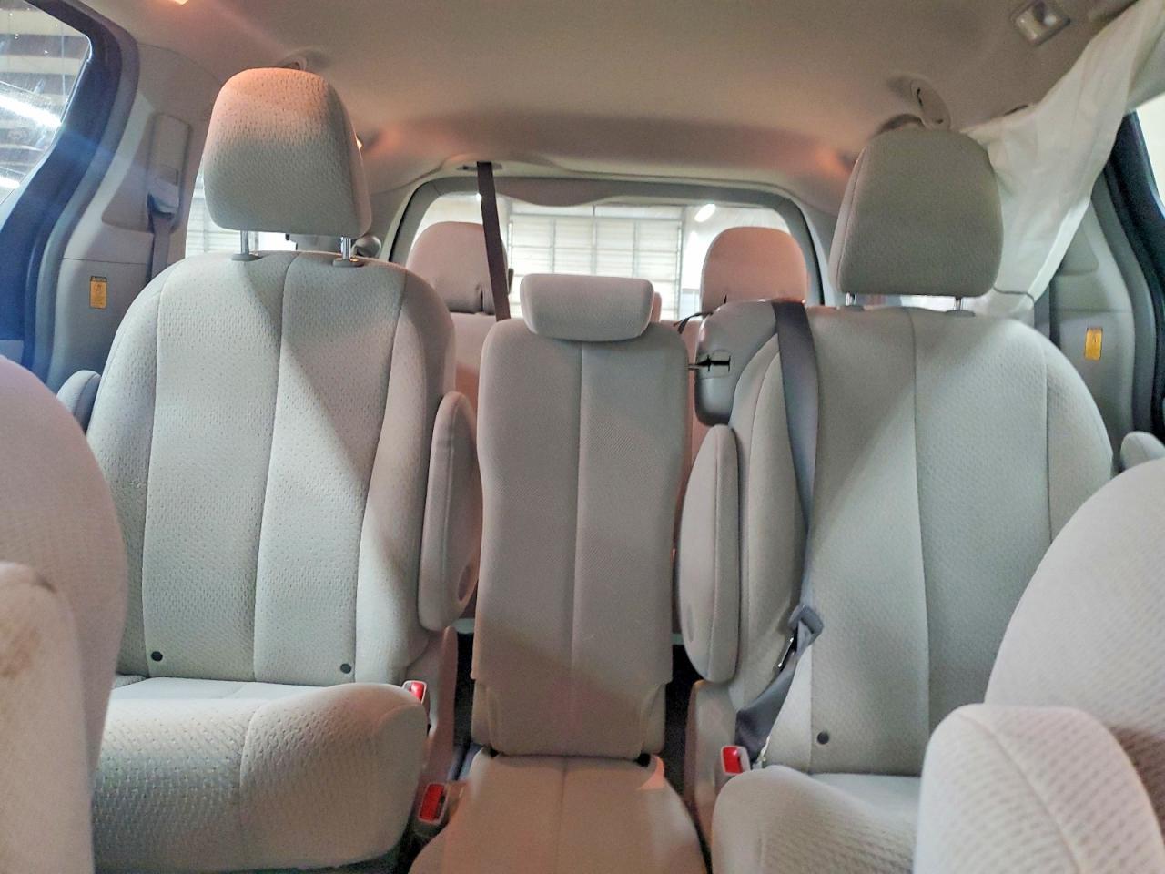 2013 TOYOTA SIENNA