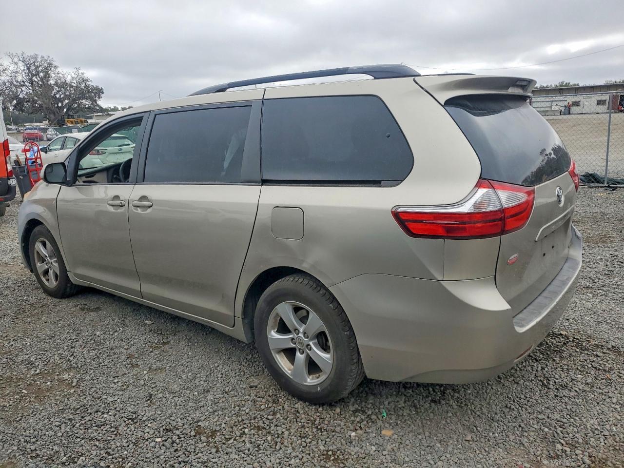 2017 TOYOTA SIENNA