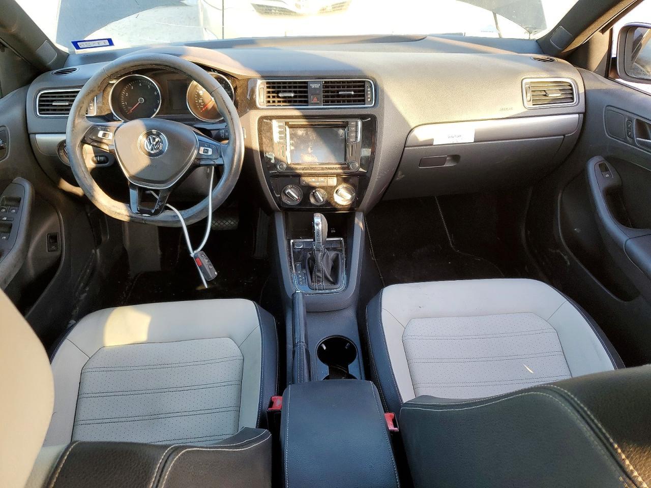 2016 VOLKSWAGEN JETTA