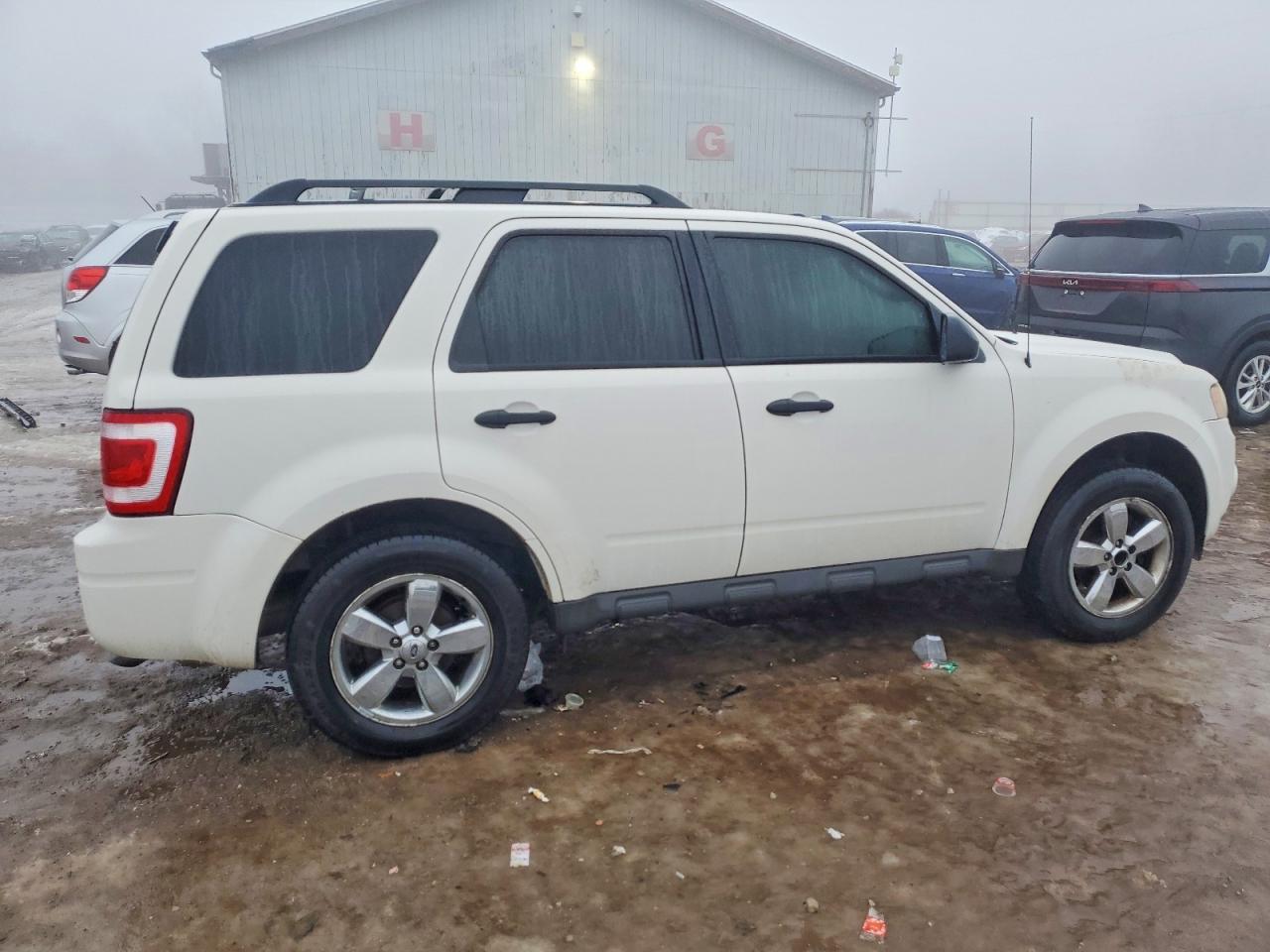 2010 FORD ESCAPE