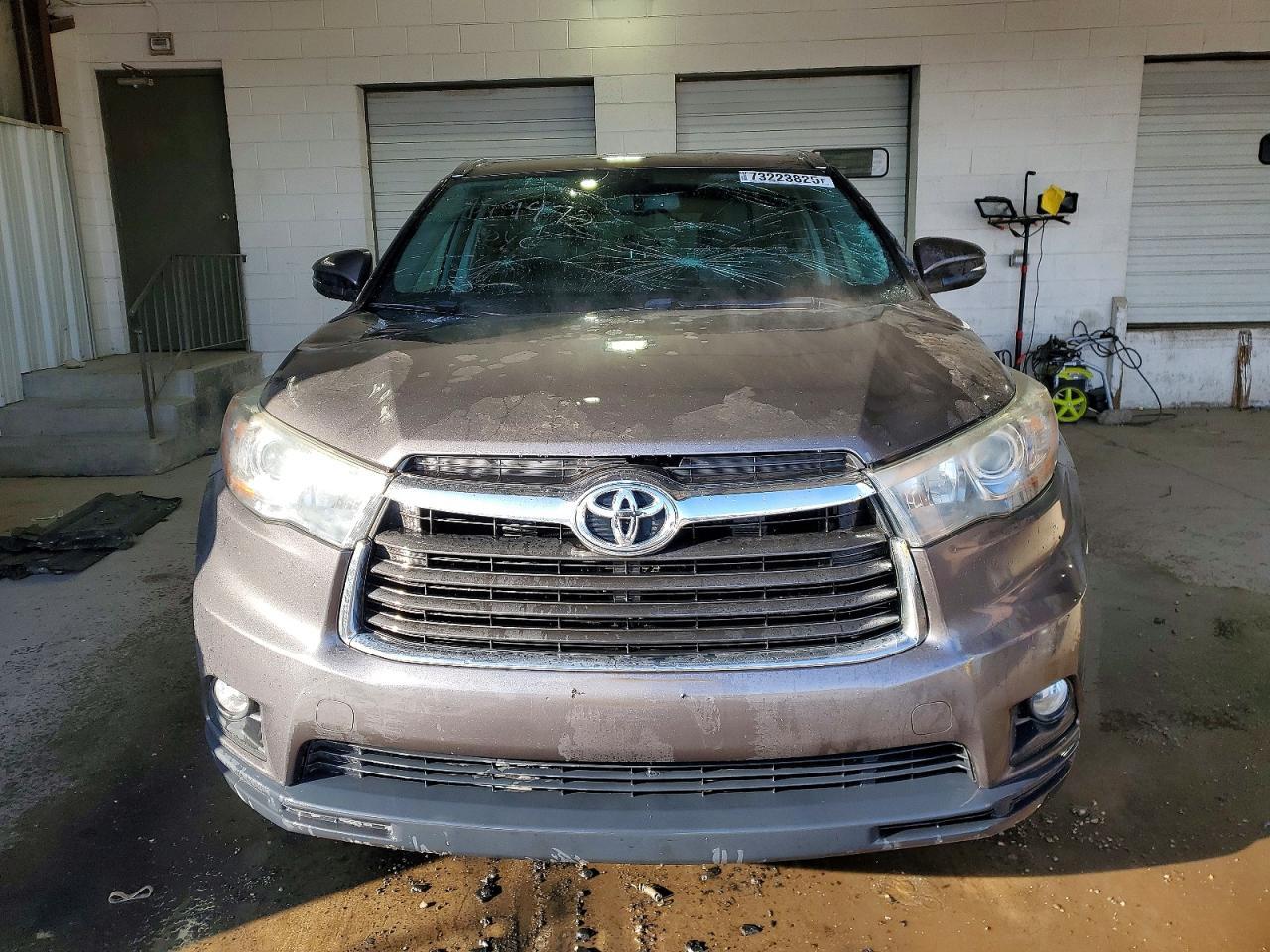 2016 TOYOTA HIGHLANDER