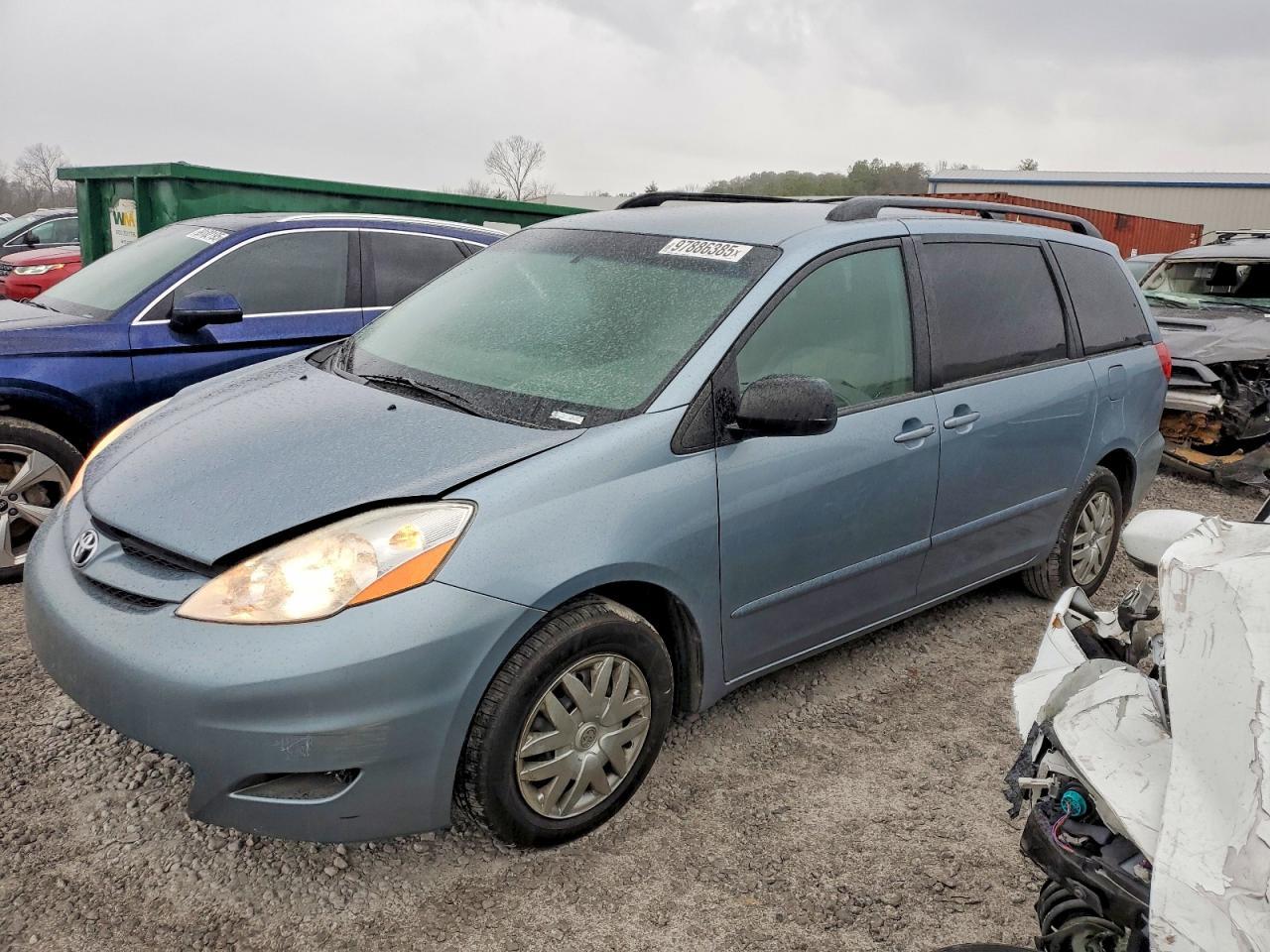2010 TOYOTA SIENNA