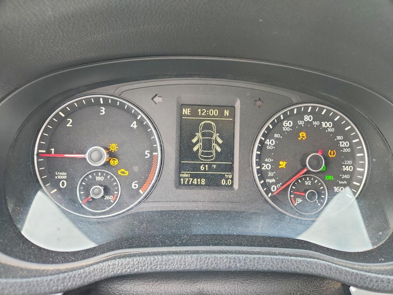 2012 VOLKSWAGEN Passat