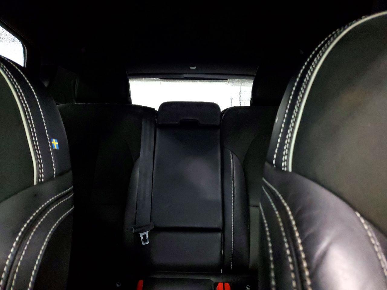 2019 VOLVO XC40
