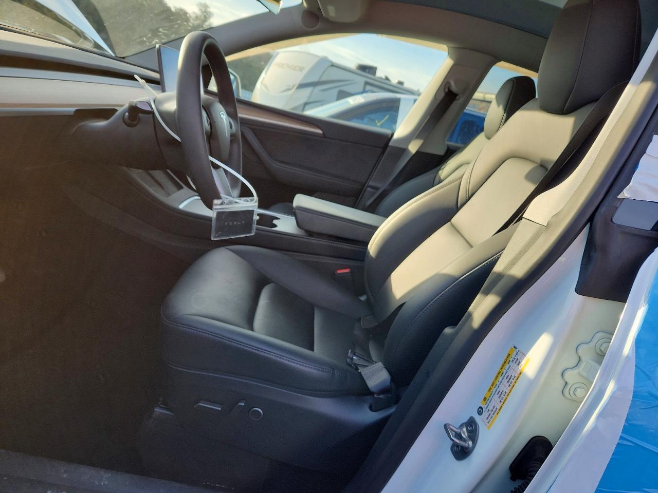 2025 TESLA MODEL Y