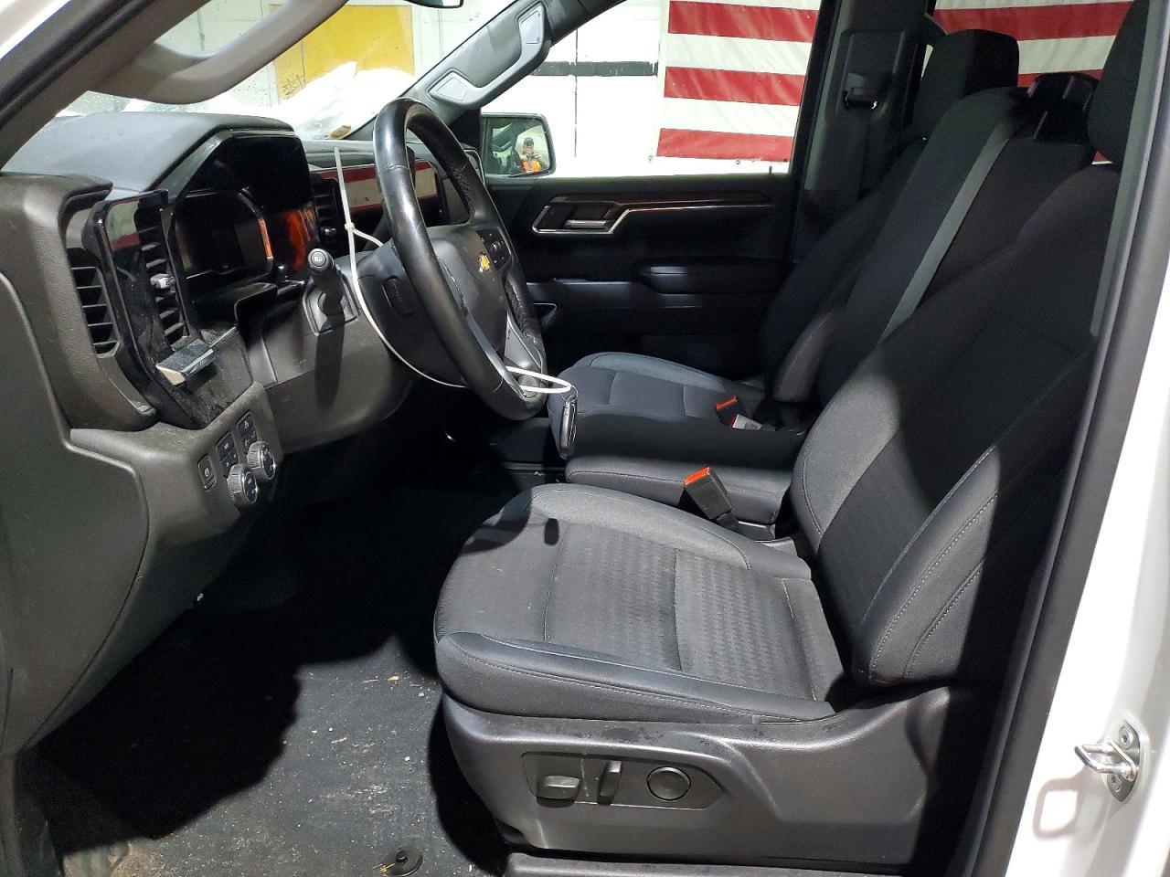 2024 CHEVROLET Silverado
