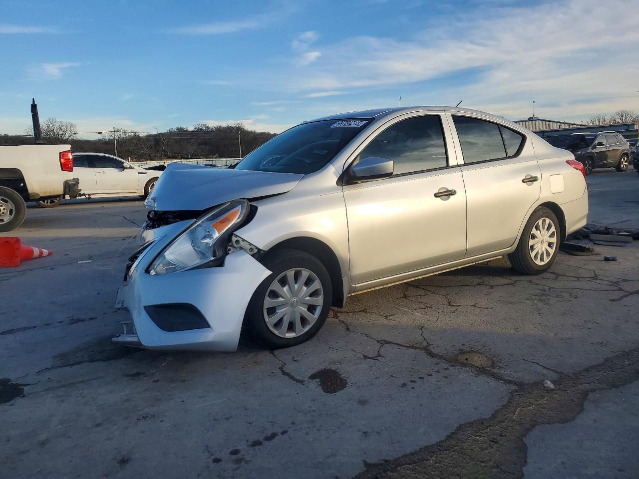 2016 NISSAN VERSA