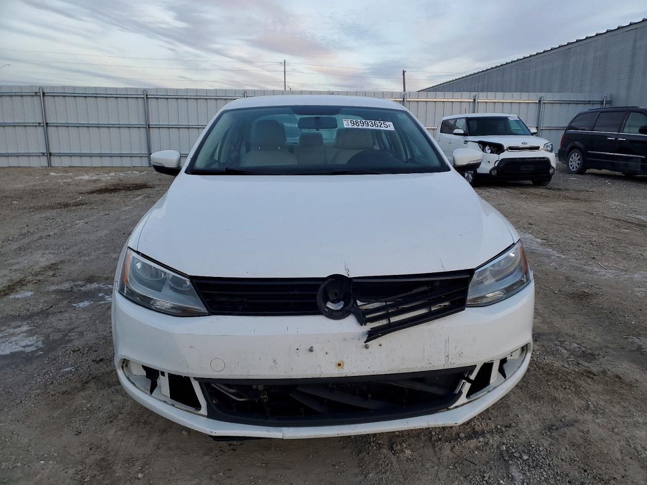 2011 VOLKSWAGEN JETTA