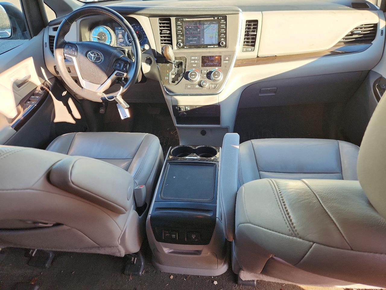 2018 TOYOTA SIENNA