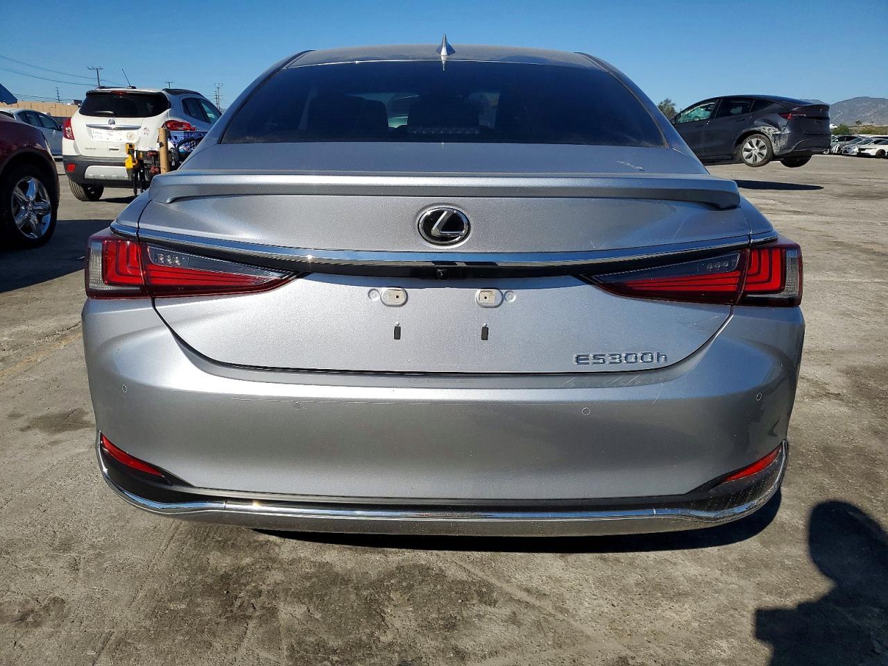 2025 LEXUS ES 300H