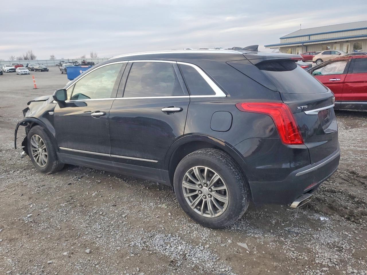 2017 CADILLAC XT5