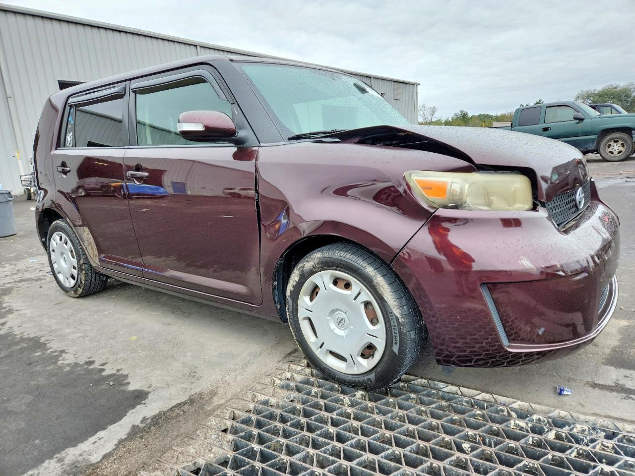 2010 TOYOTA SCION