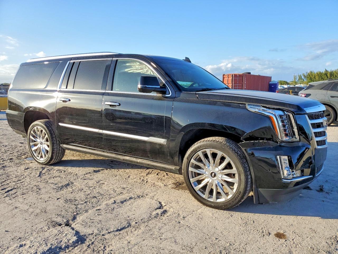 2019 CADILLAC Escalade ESV