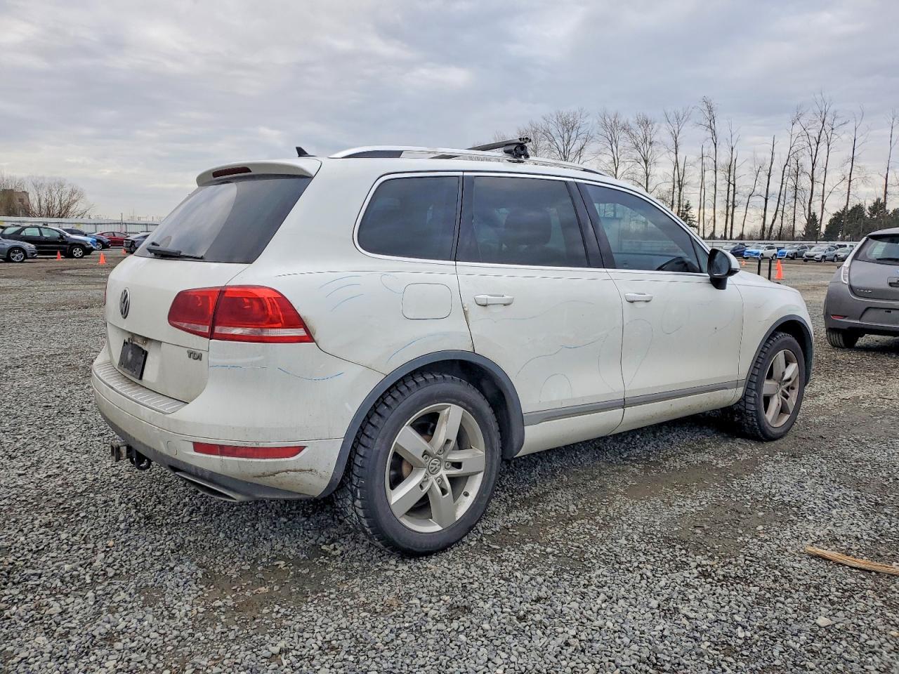 2012 VOLKSWAGEN Touareg