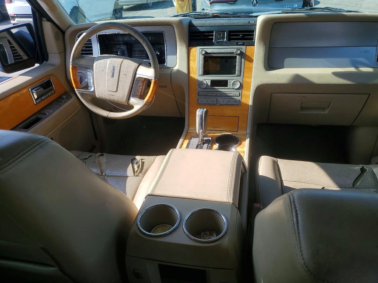 2010 LINCOLN Navigator