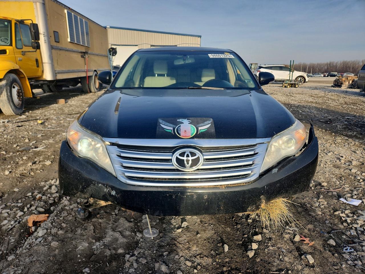 2011 TOYOTA Avalon