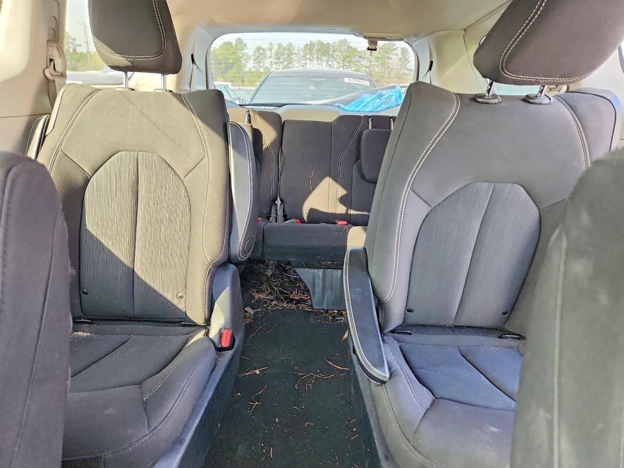 2020 CHRYSLER Voyager