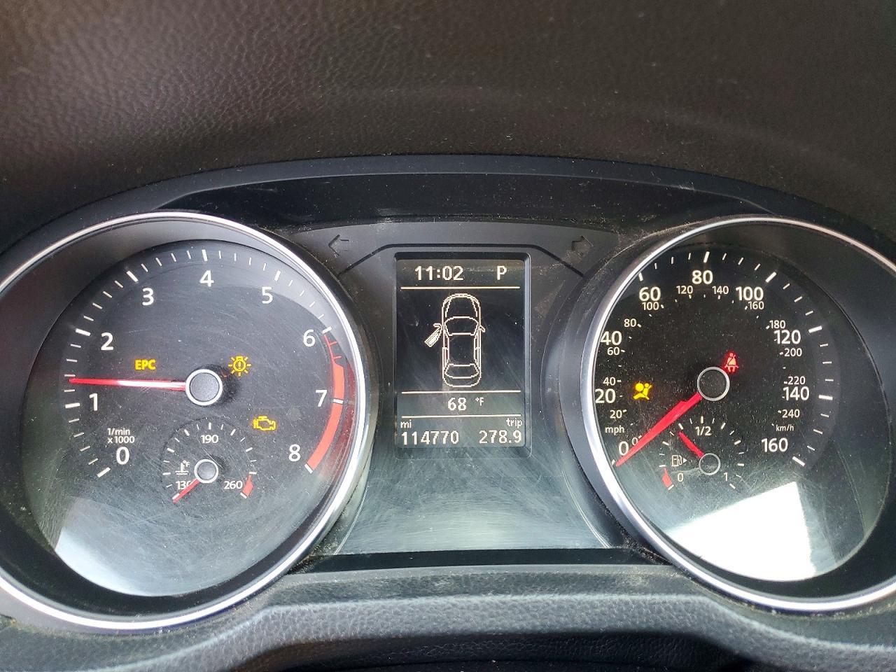 2017 VOLKSWAGEN Passat