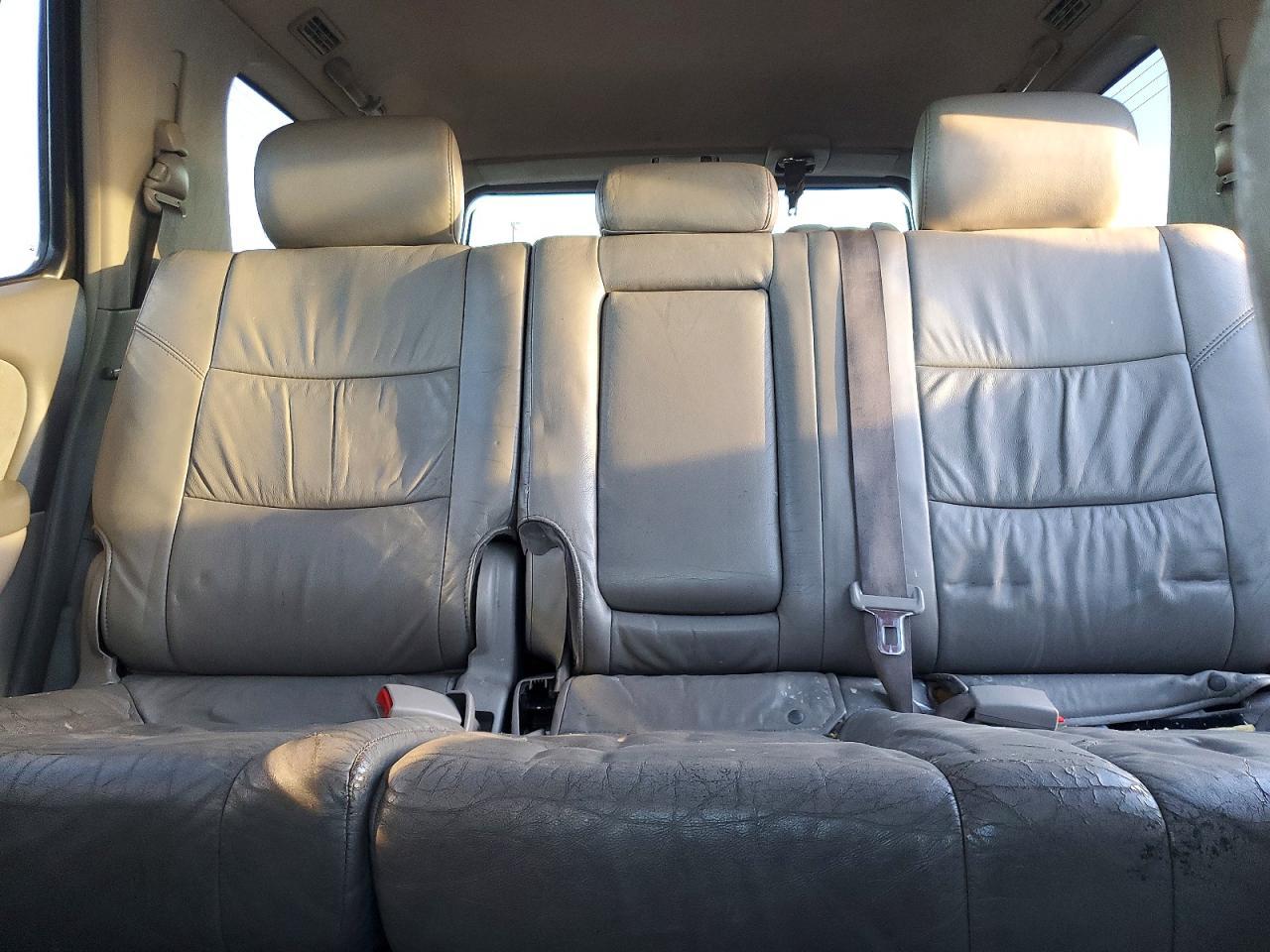 2005 TOYOTA Sequoia