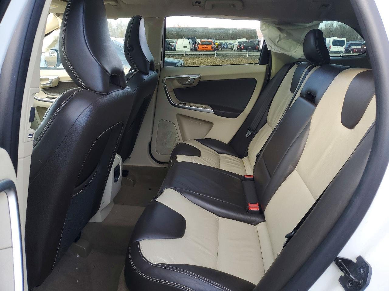 2010 VOLVO XC60