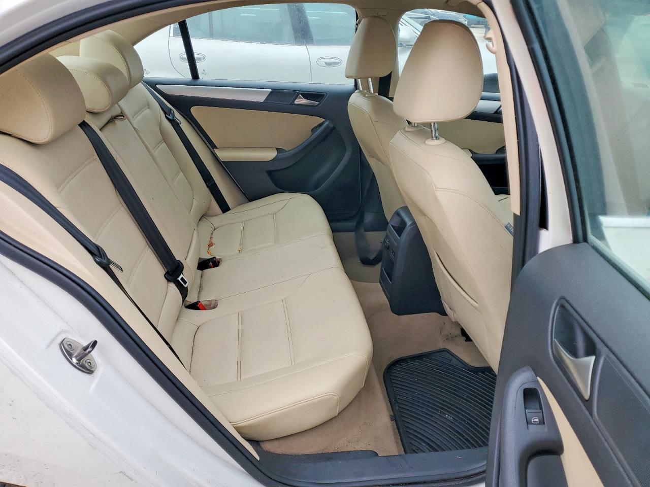 2011 VOLKSWAGEN JETTA