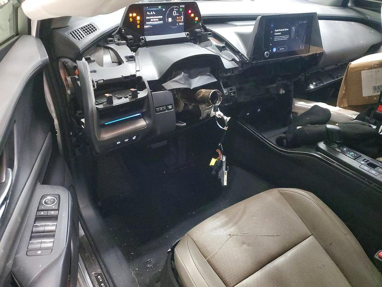 2024 TOYOTA PRIUS