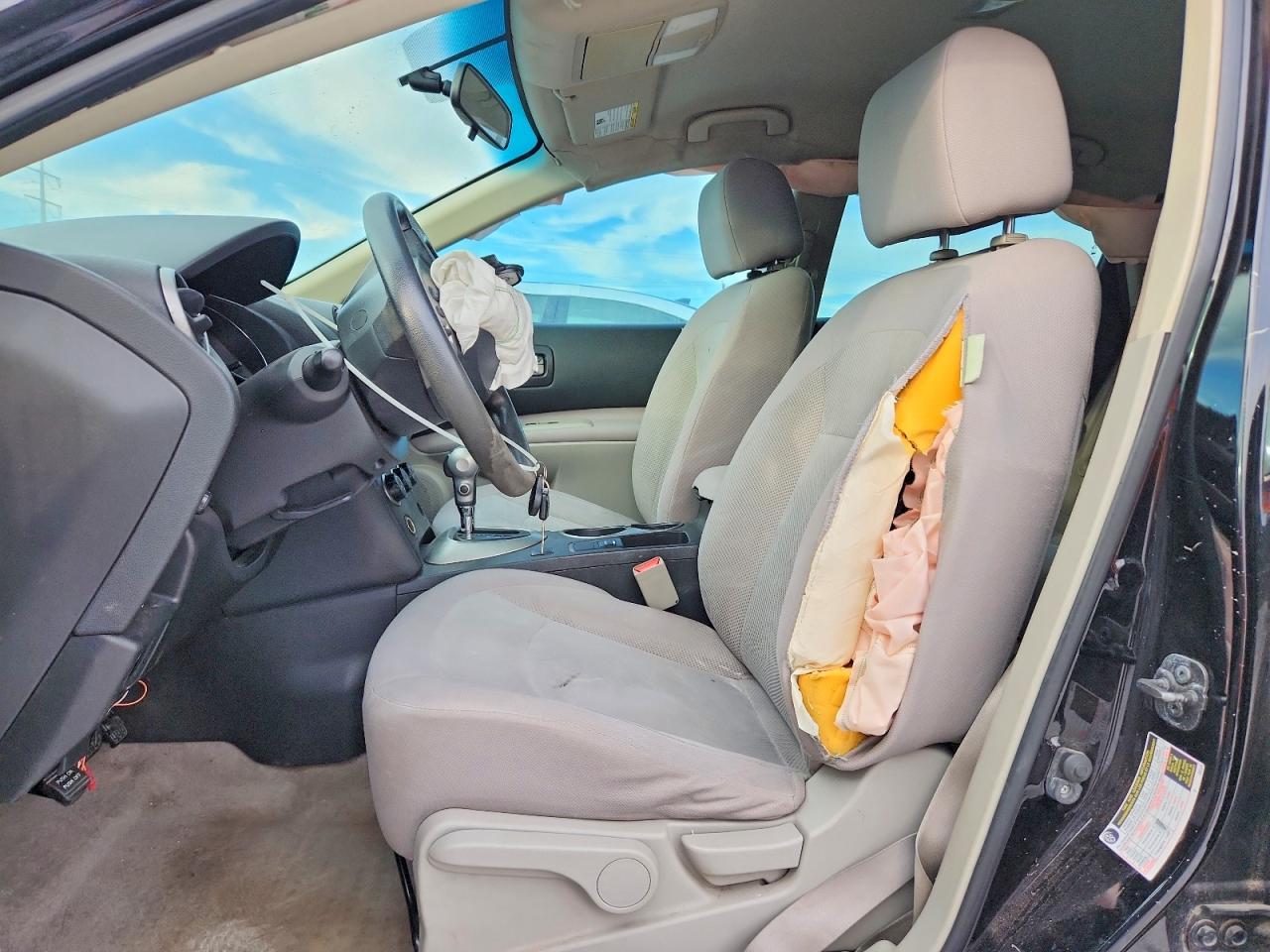 2014 NISSAN ROGUE