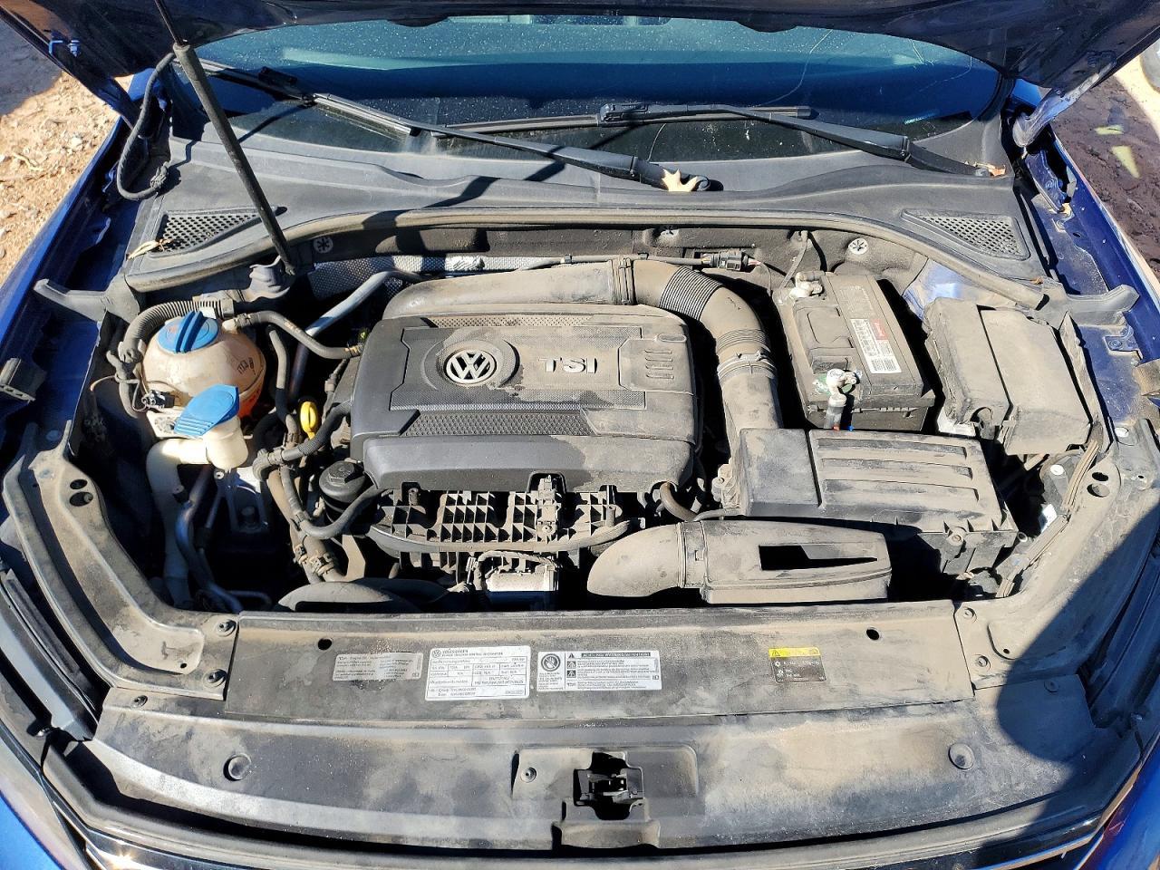 2016 VOLKSWAGEN Passat