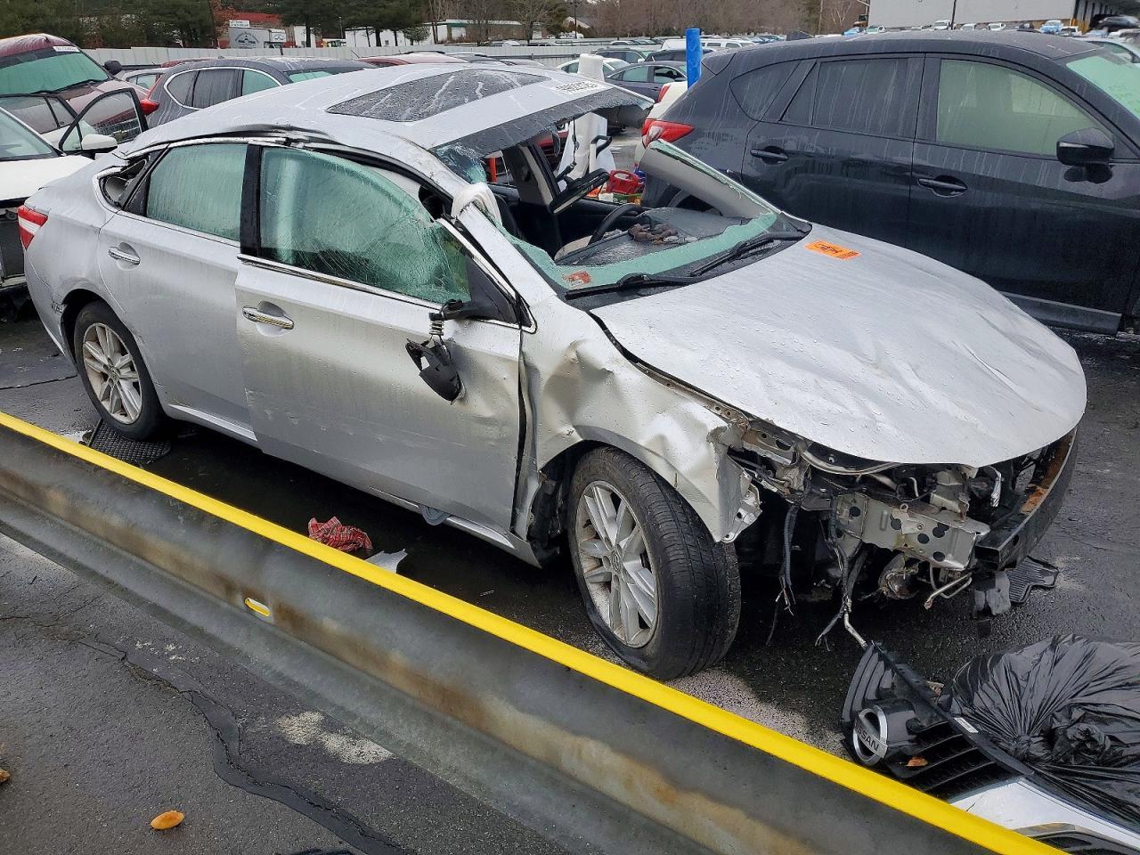 2013 TOYOTA Avalon