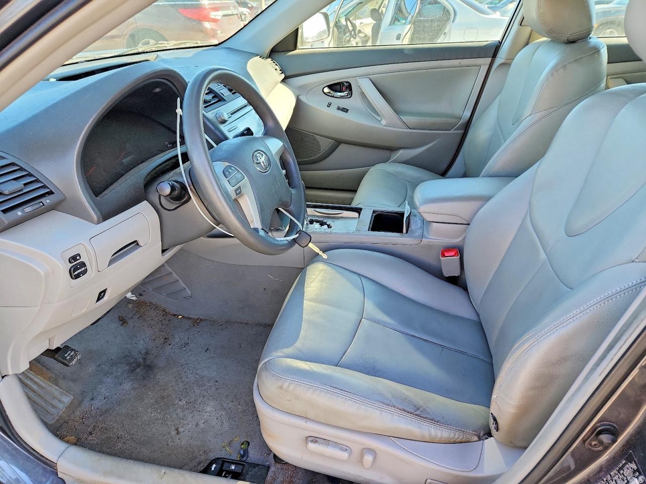 2011 TOYOTA CAMRY