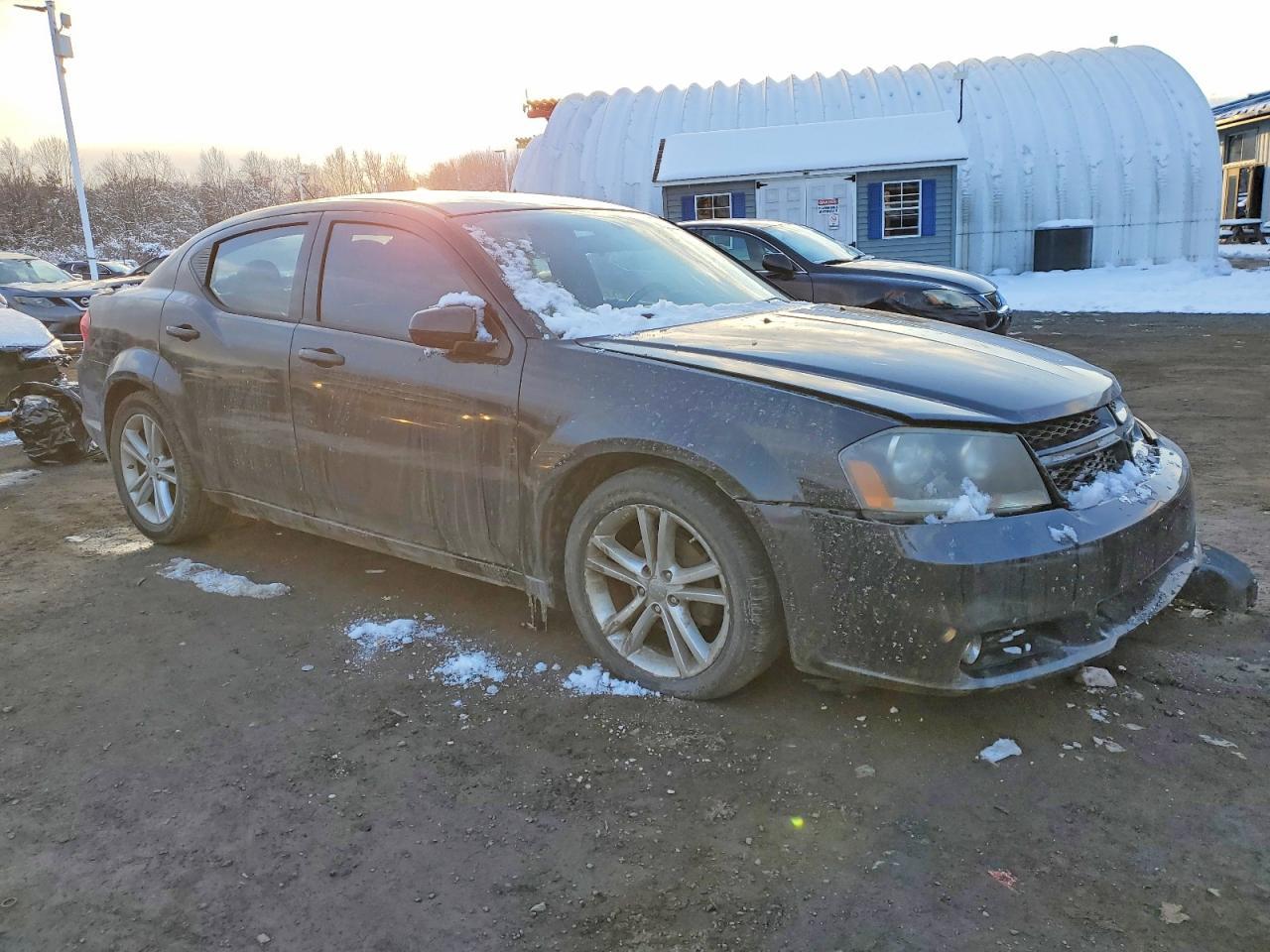 2014 DODGE Avenger
