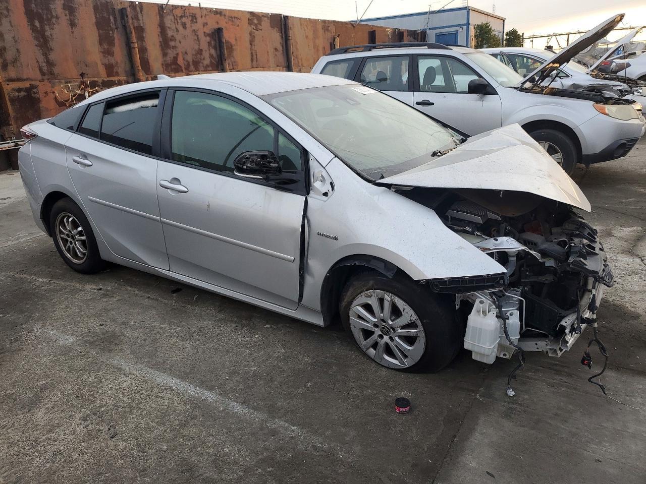 2017 TOYOTA PRIUS