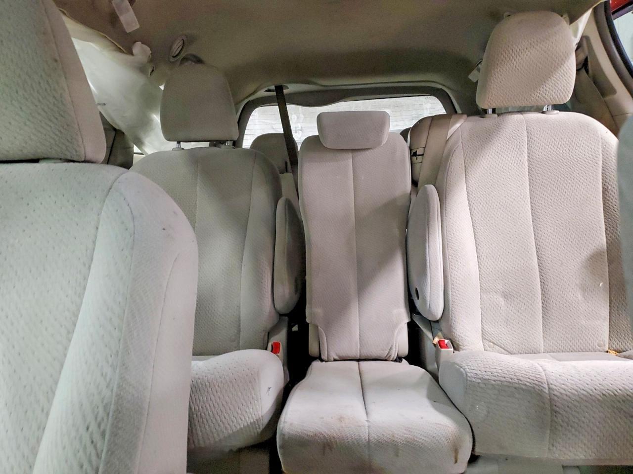2012 TOYOTA SIENNA