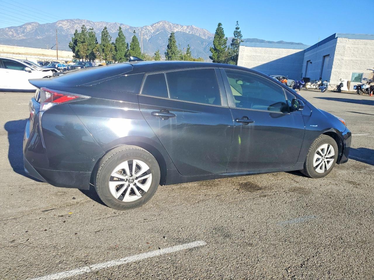 2017 TOYOTA PRIUS