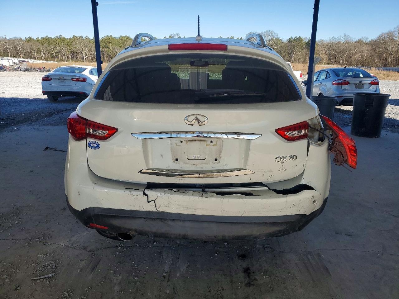 2016 INFINITI QX70
