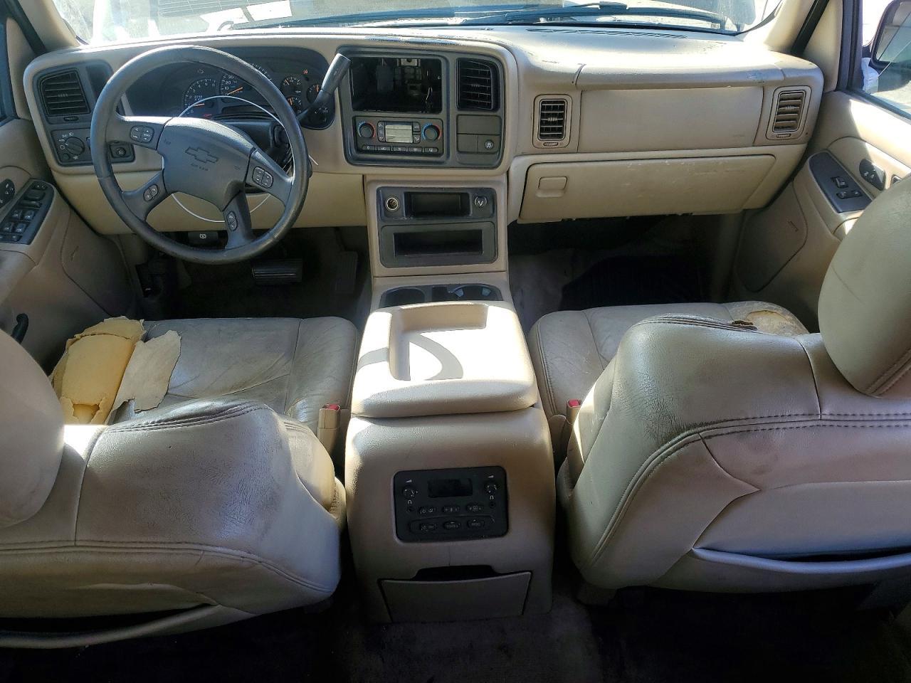 2004 CHEVROLET Suburban