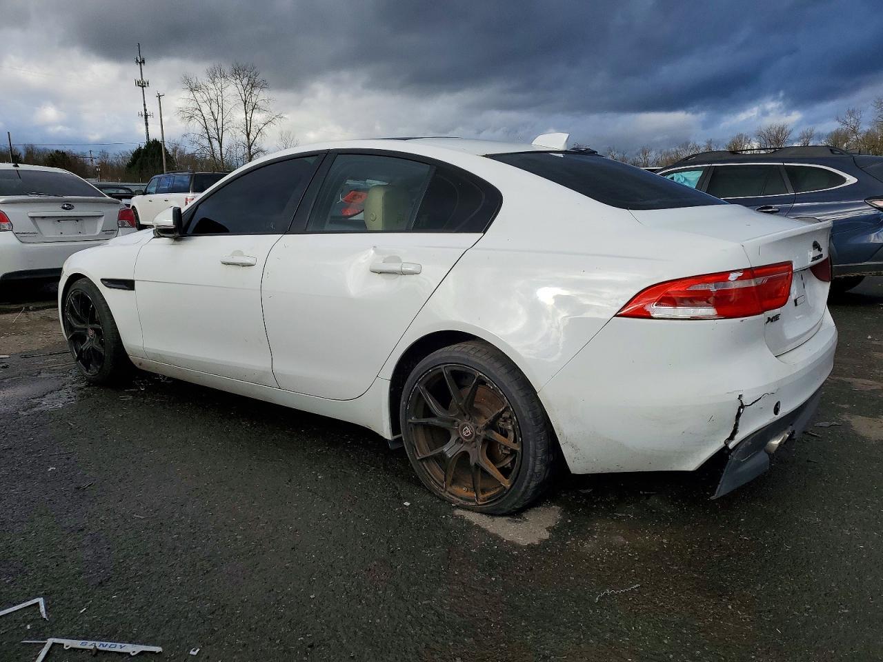 2017 JAGUAR XE