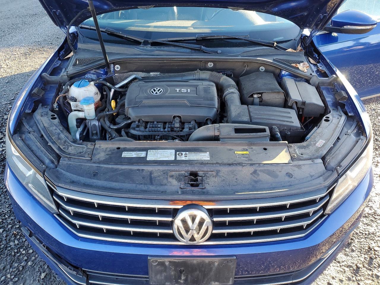 2016 VOLKSWAGEN Passat