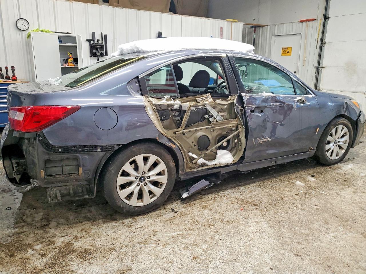 2015 SUBARU Legacy