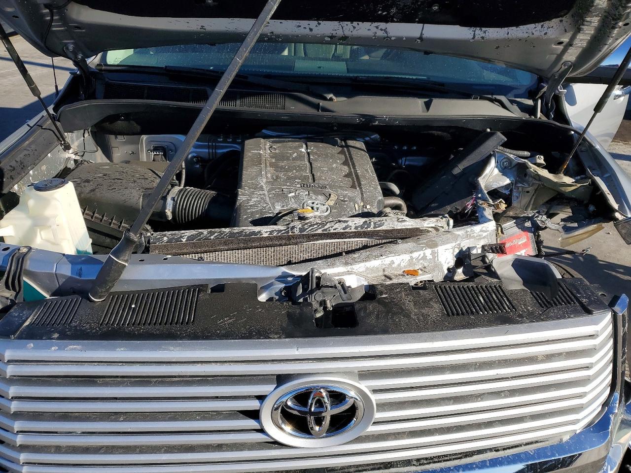 2017 TOYOTA TUNDRA