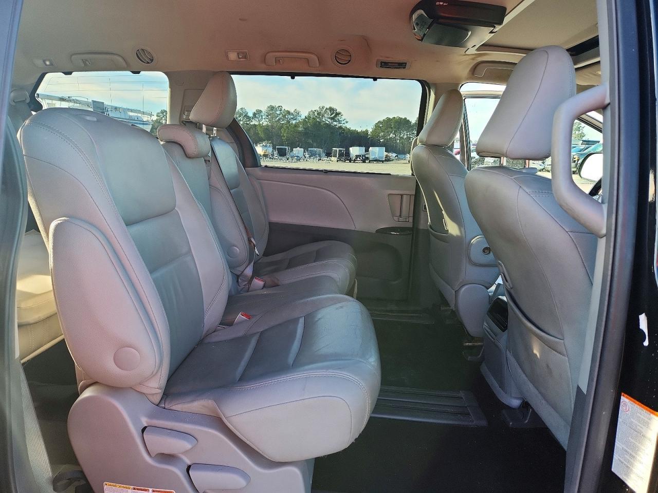 2015 TOYOTA SIENNA