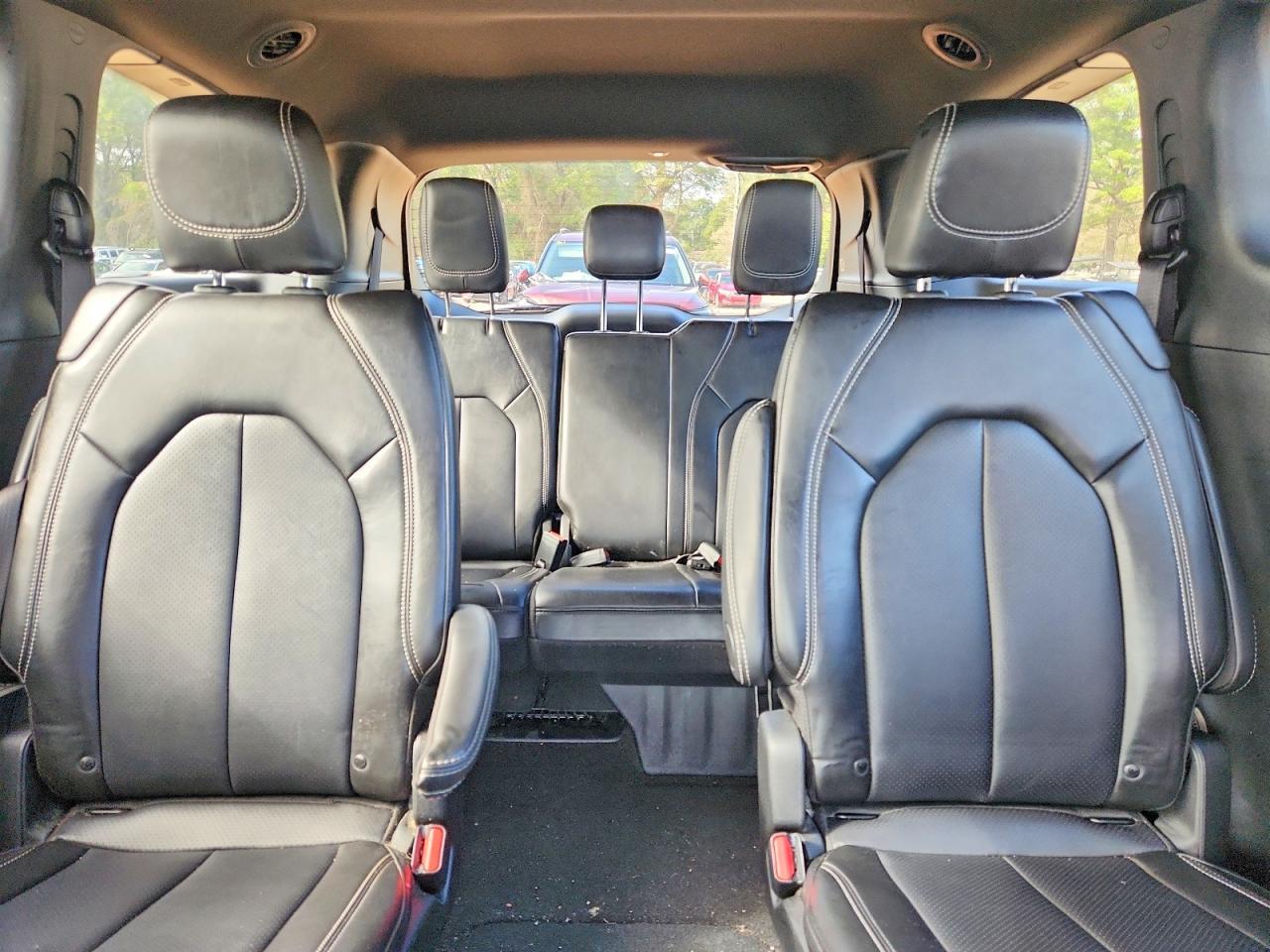 2025 CHRYSLER Voyager