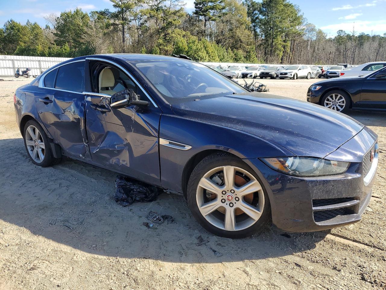 2017 JAGUAR XE