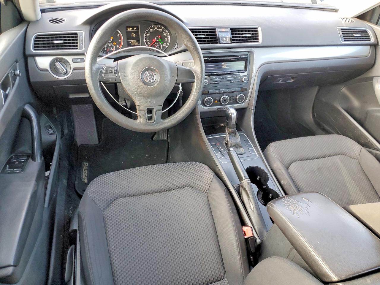 2012 VOLKSWAGEN Passat