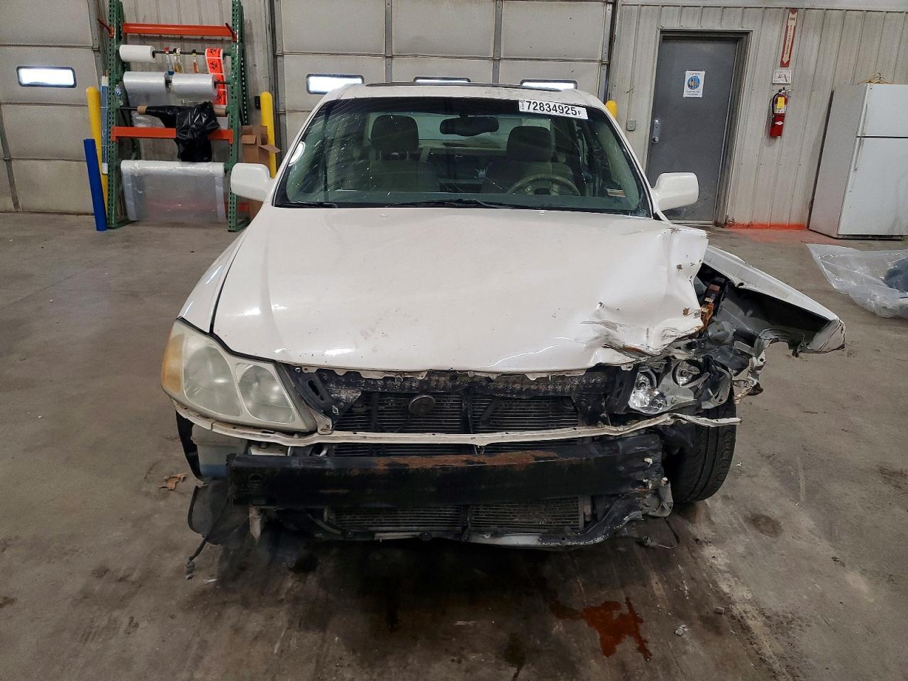 2001 TOYOTA Avalon